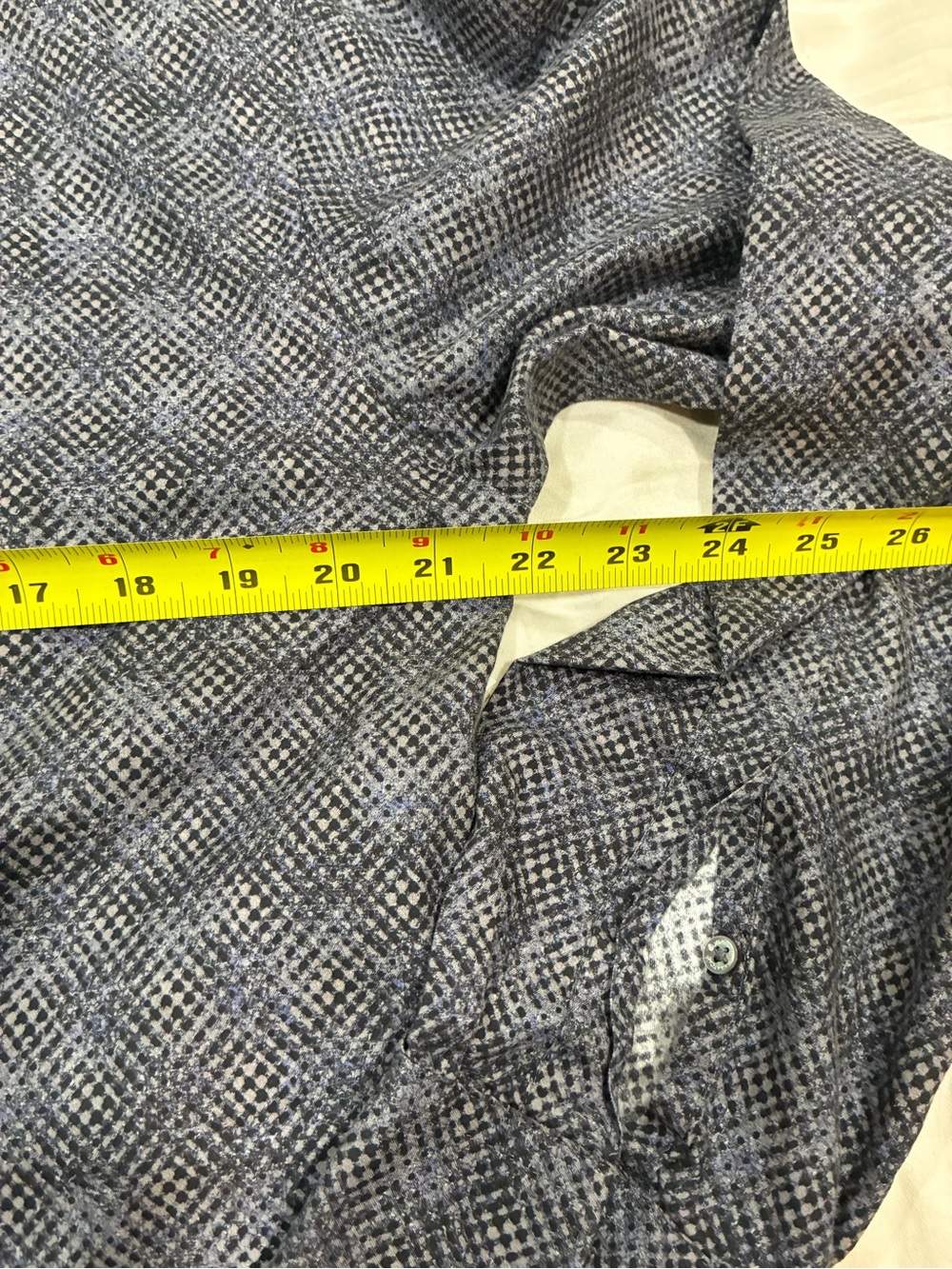 Bugatchi Men’s Black and Gray Textured Button-Down Shirt. Shape fit medium - Picture 5 of 5